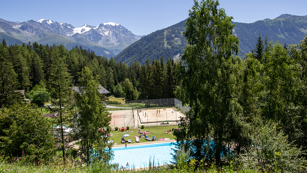 Une piscine plein air chauffée - A heated outdoor swimming pool
