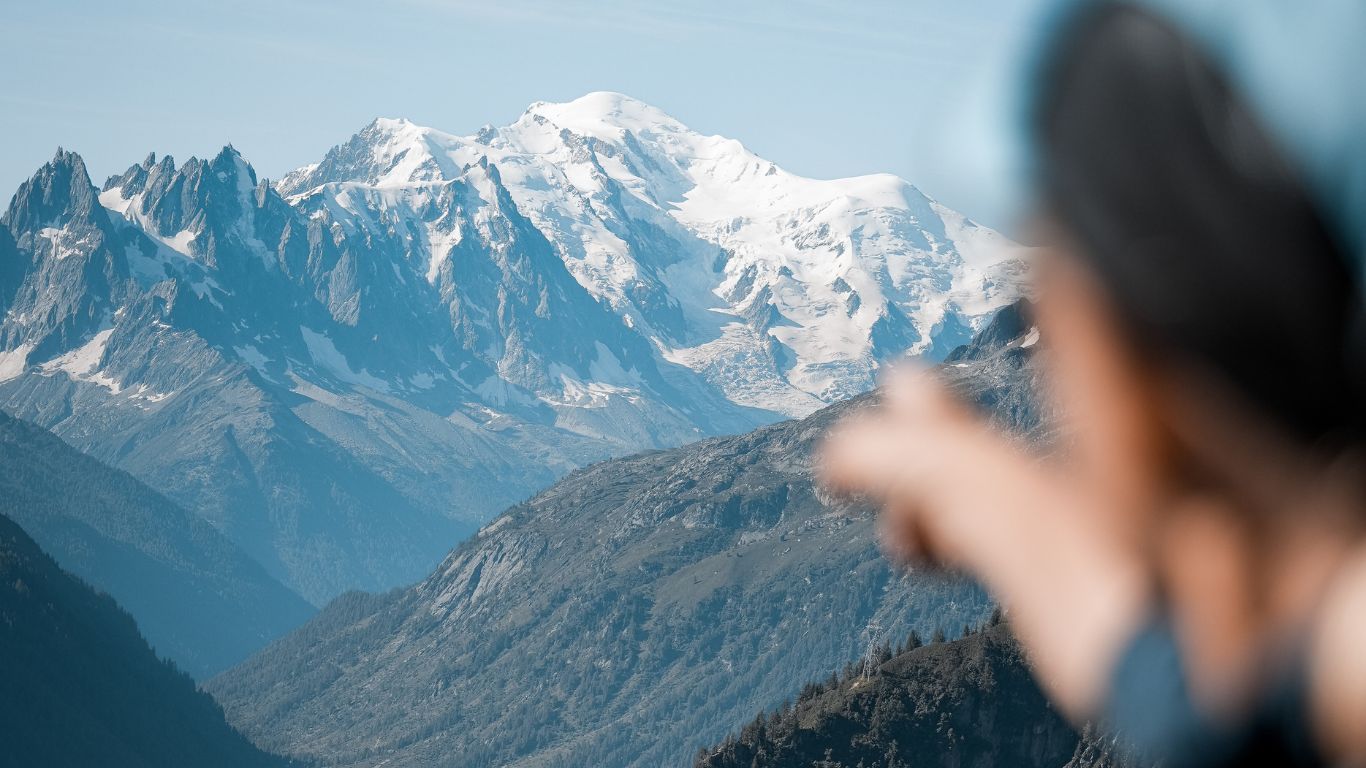 Charte montagne : le guide des bons comportements. Mountain charter: a guide to best practice.