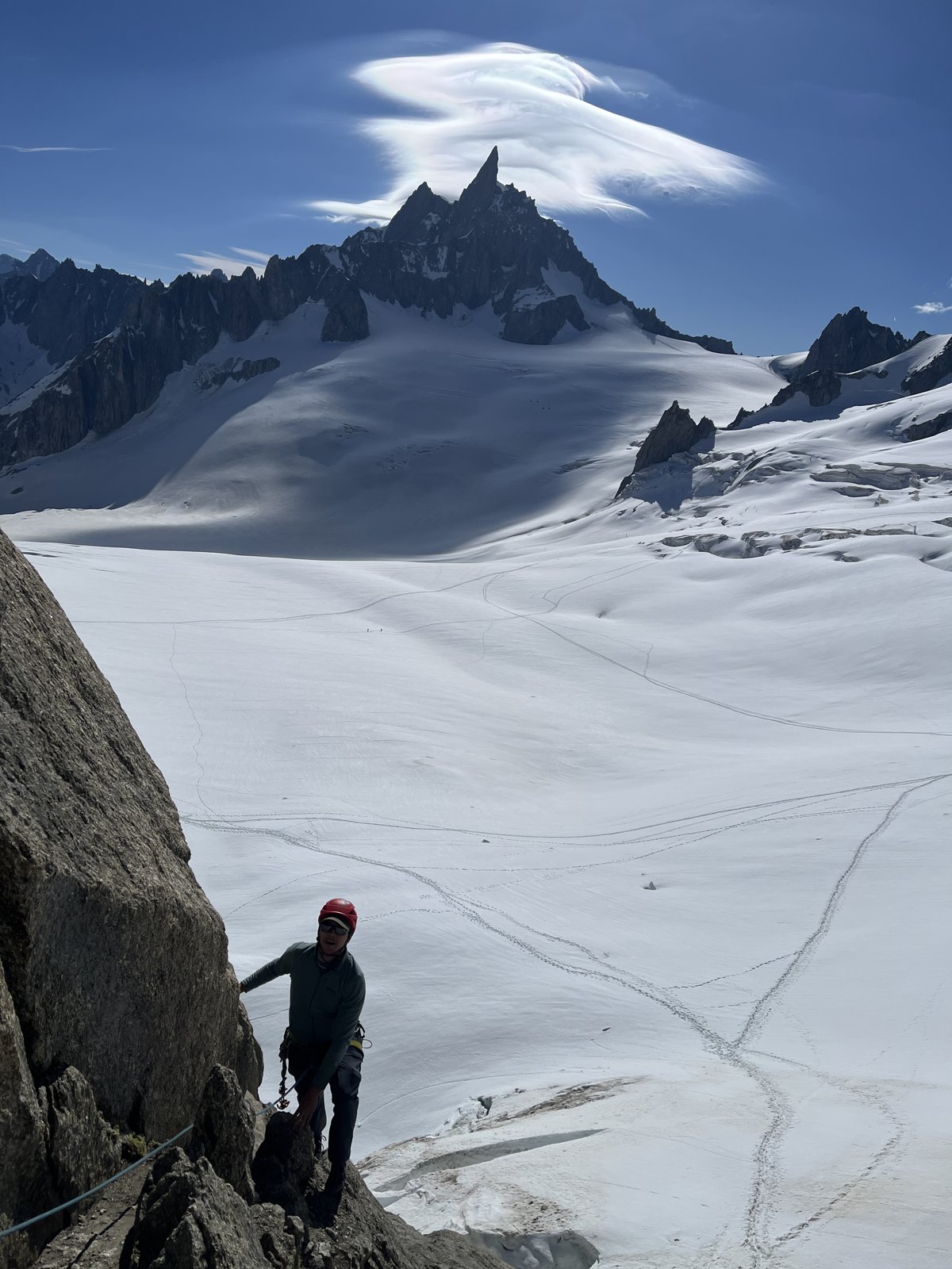 La Pyramide du Tacul et le glacier du Géant, arête Est, massif du Mont-Blanc