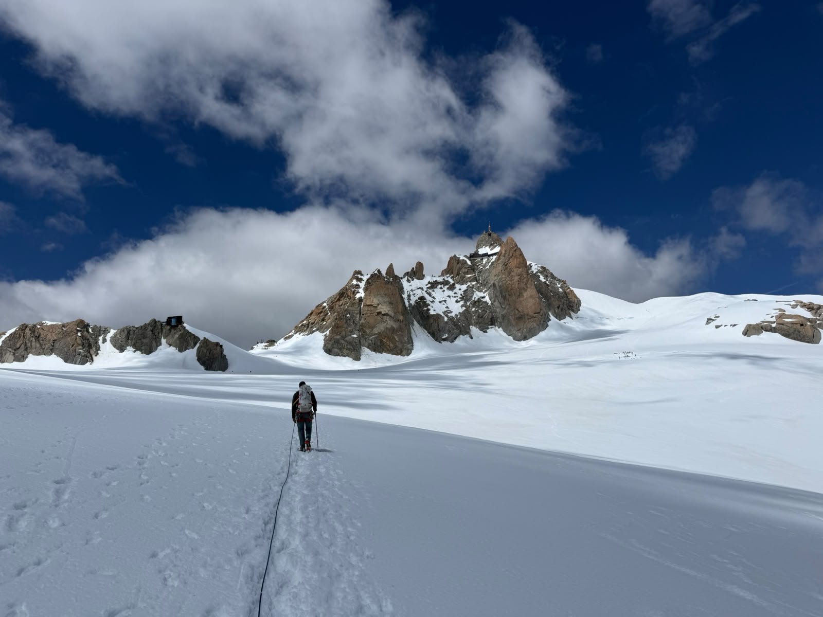 The way back up to the Aiguille du Midi… it climbs, and it's long!