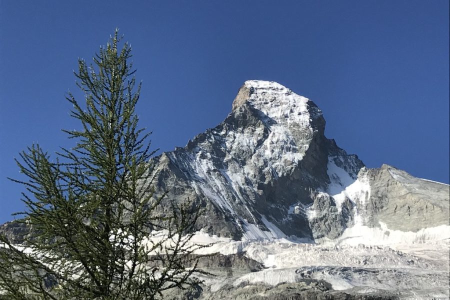 Alpinisme : Haute-montagne. Mountaineering: High mountains.